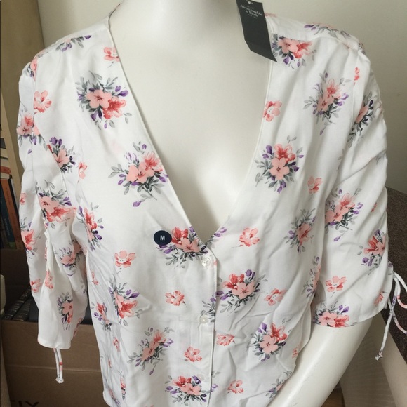 Abercrombie & Fitch V-Neck Short Sleeves Top - Picture 1 of 6